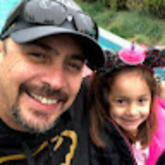 Profile Picture of Scott Abrams (@reelfunn2000) on Poshmark