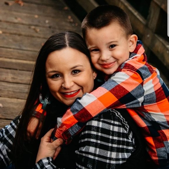 Profile Picture of Ashlee Meyer (@ashleemeyer) on Poshmark