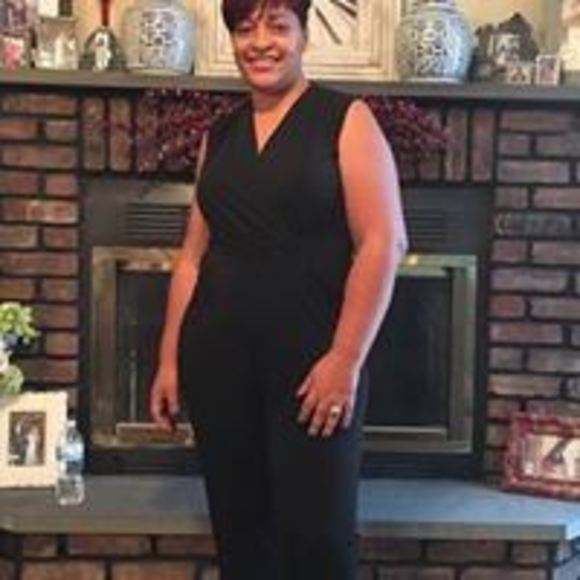 Profile Picture of Isabel Leite (@foreverleite) on Poshmark