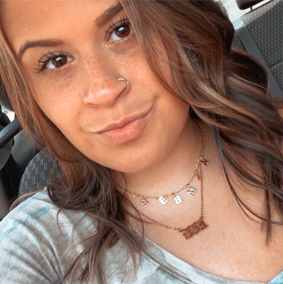 Profile Picture of Kimberly Byrum (@kimbuhlyy) on Poshmark