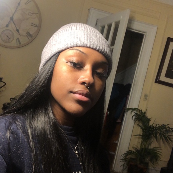 Profile Picture of Simone Moore (@simonemoore9) on Poshmark