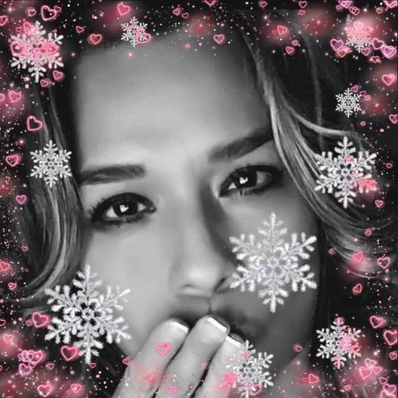 Profile Picture of Cristina Zamarron (@clo_rios) on Poshmark