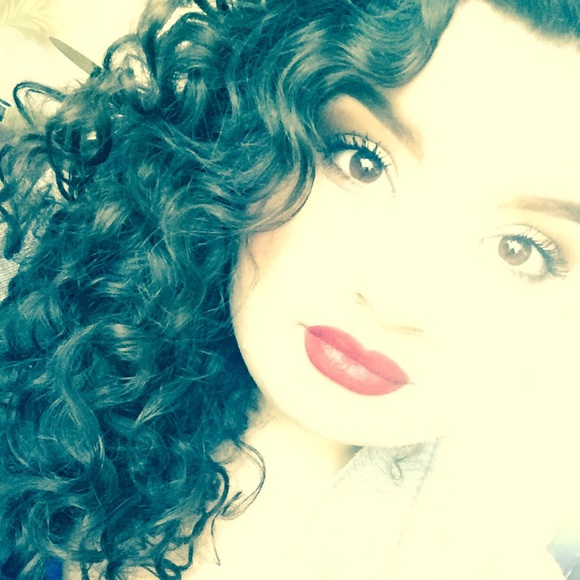 Profile Picture of Erin Waitkus (@erin4799) on Poshmark