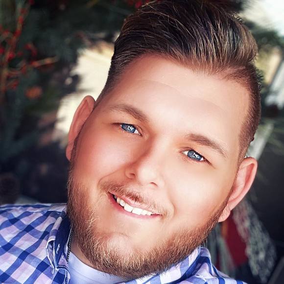 Profile Picture of Kevin Meche (@kevinmeche) on Poshmark