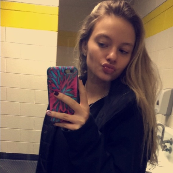 Profile Picture of Jessica Oleksiak (@jessoleksiak11) on Poshmark