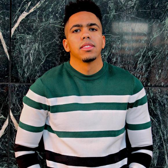 Profile Picture of Ar Fallatah (@you_are000) on Poshmark