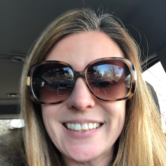 Profile Picture of Jen Rinehimer (@jenrinehimer524) on Poshmark