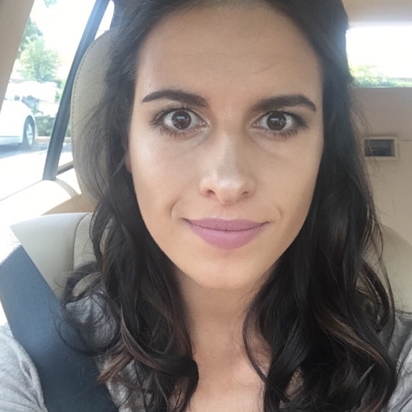 Profile Picture of Stacey Brands quick (@staceybrands) on Poshmark