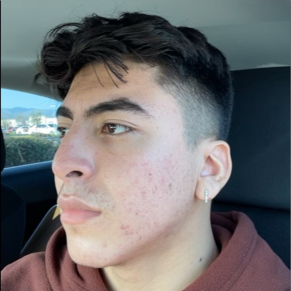 Profile Picture of Jordan Tostado (@jhordxn) on Poshmark