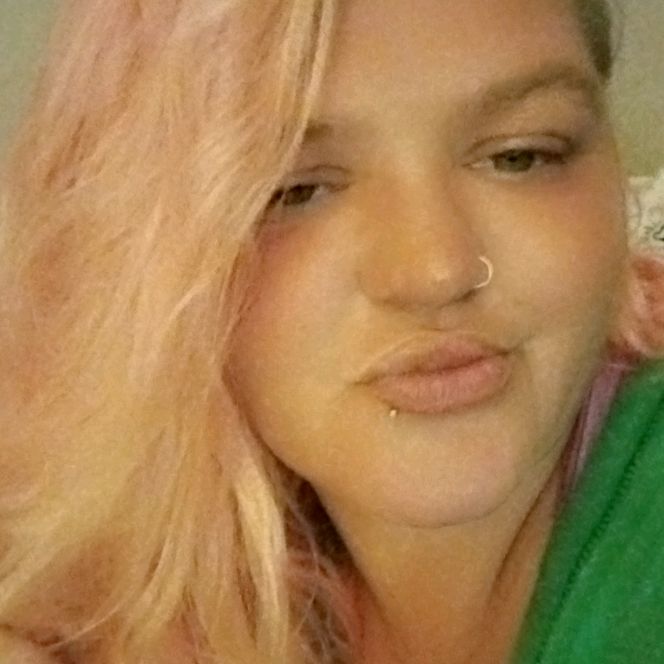 Profile Picture of witegirl (@kimslaton1) on Tiktok