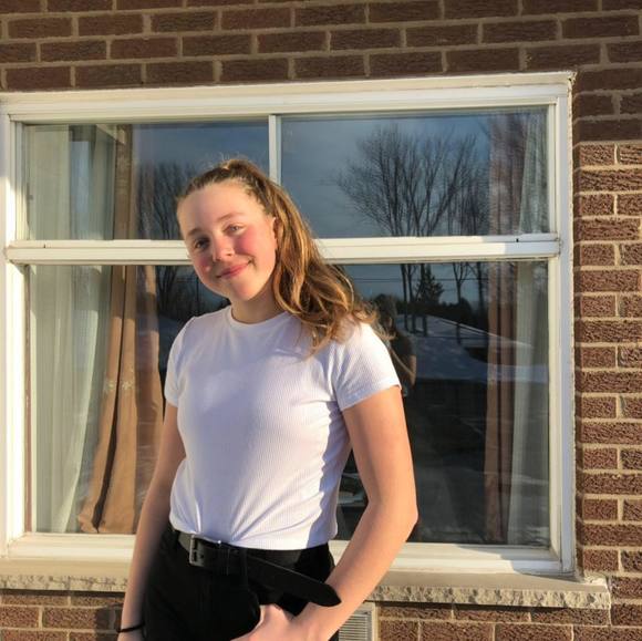 Profile Picture of Julia Iwanowski (@juliaiwa04) on Poshmark
