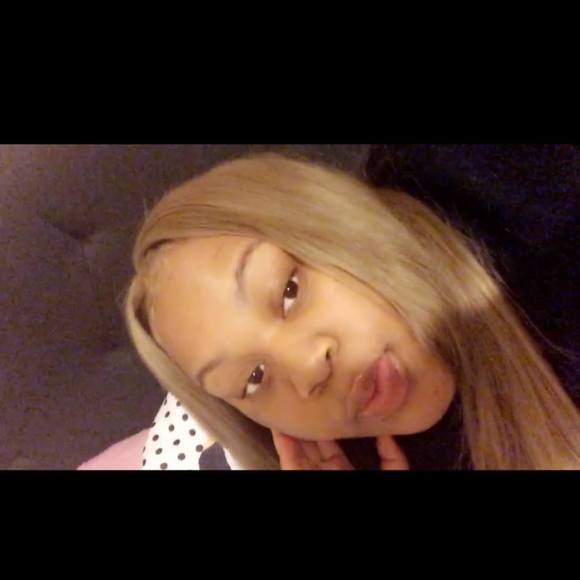 Shariah Shariah - Poshmark Profile Picture of Shariah Shariah (@raleya) on Poshmark