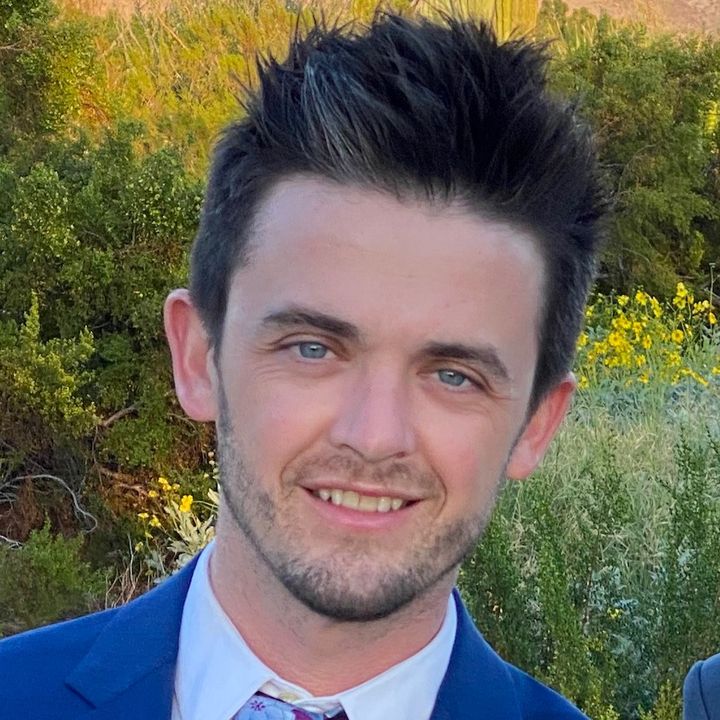 Dustin Schofield - Tiktok Profile Picture of Dustin Schofield (@themeparkdustin) on Tiktok