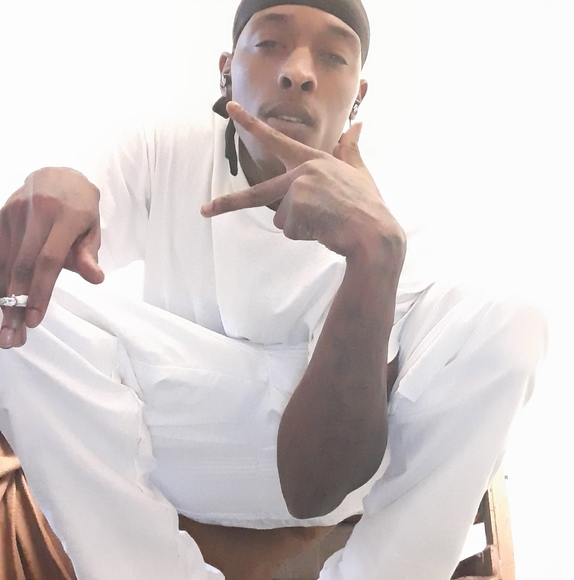 Profile Picture of Tim Ealy (@2tyme99) on Poshmark