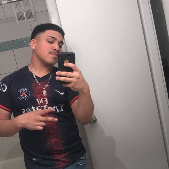 Profile Picture of Cesar Cedillos (@cesarcedillos) on Poshmark