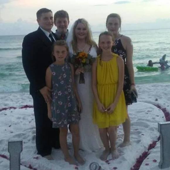 Profile Picture of Bonnie Ryan (@bonnie_ryan) on Poshmark