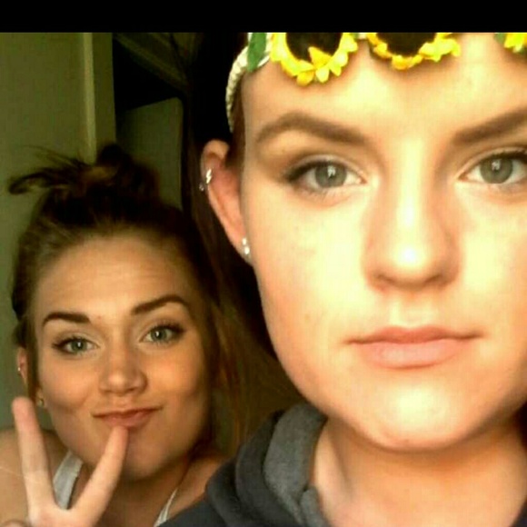 Profile Picture of Heidi Santorella (@santorellaa) on Poshmark