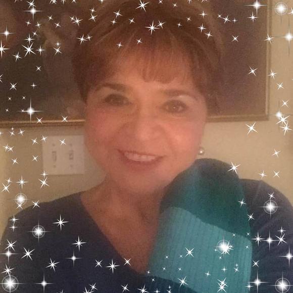 Profile Picture of Monique Degenstein (@moniquedorner) on Poshmark
