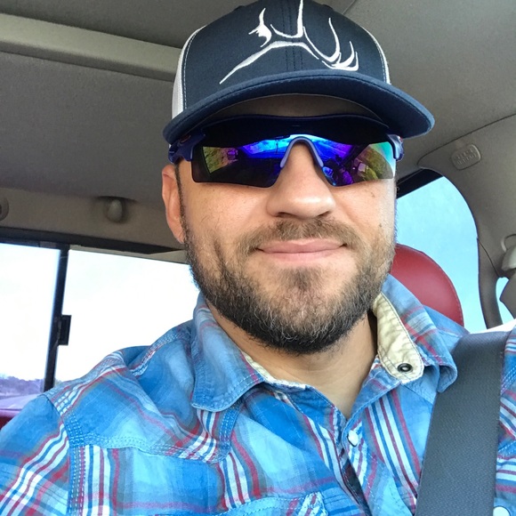 Profile Picture of Adam Dominguez (@adamx777) on Poshmark