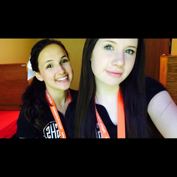 Profile Picture of Alexa Shearer (@alexanshearer) on Poshmark