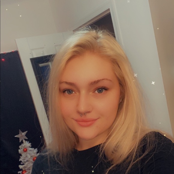 Profile Picture of Haley Wilt (@hwxlt) on Poshmark