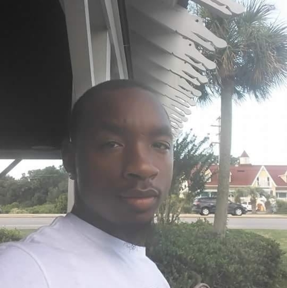 Profile Picture of Kenneth Gunter (@kennethgunter76) on Poshmark