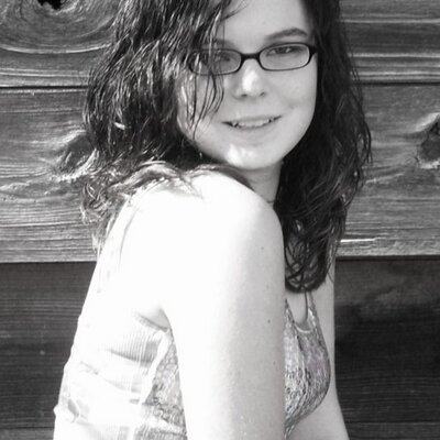 Profile Picture of Nikole May Pearson (@smurf154) on Twitter