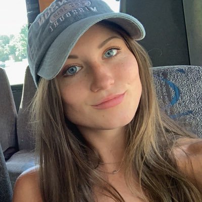 Profile Picture of Amanda Katz (@@mandaa_72) on Twitter