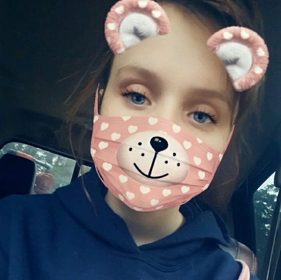 Profile Picture of Lucy Tinkle (@lucy19988991) on Poshmark