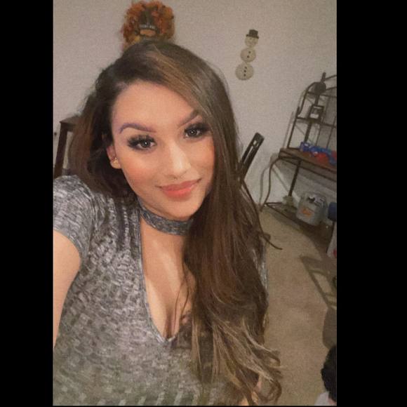 Profile Picture of Rosa Gonzalez (@rglfaf967) on Poshmark