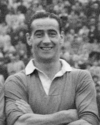 Profile Picture of Tommy Walker (footballer, born 1915)on Wikipedia