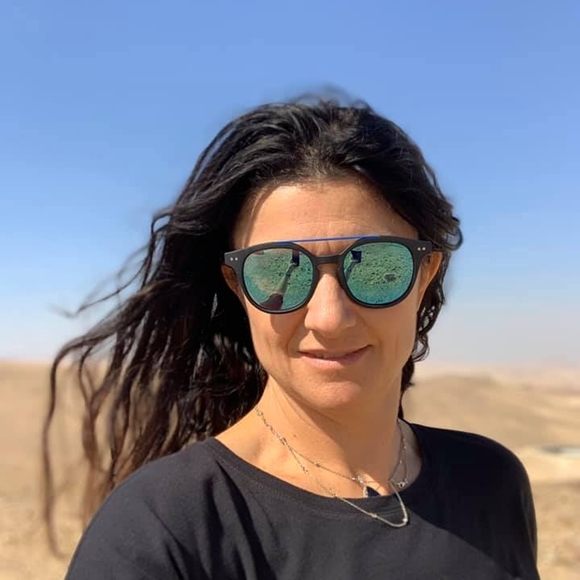 Profile Picture of Vanessa Shamosh preciado (@vshamosh) on Poshmark