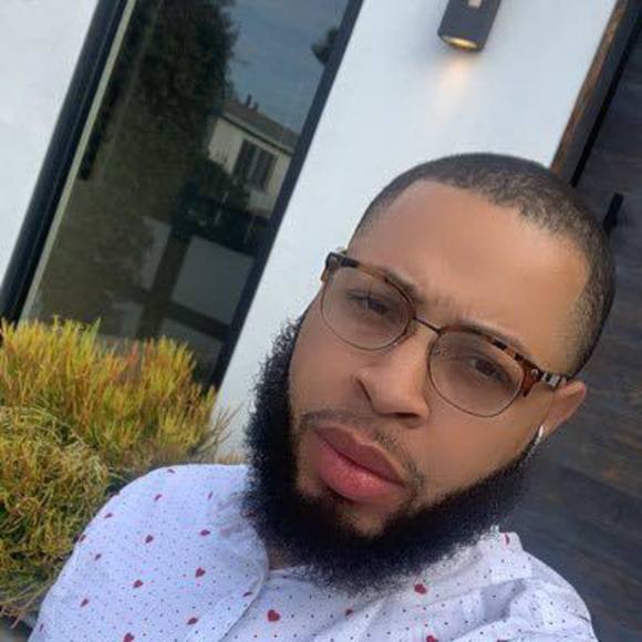Profile Picture of Shawn Kelly (@dgkdesigns) on Poshmark
