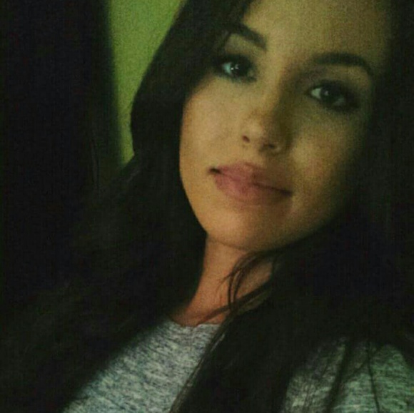 Profile Picture of Karli Krneta (@collective_sew) on Poshmark