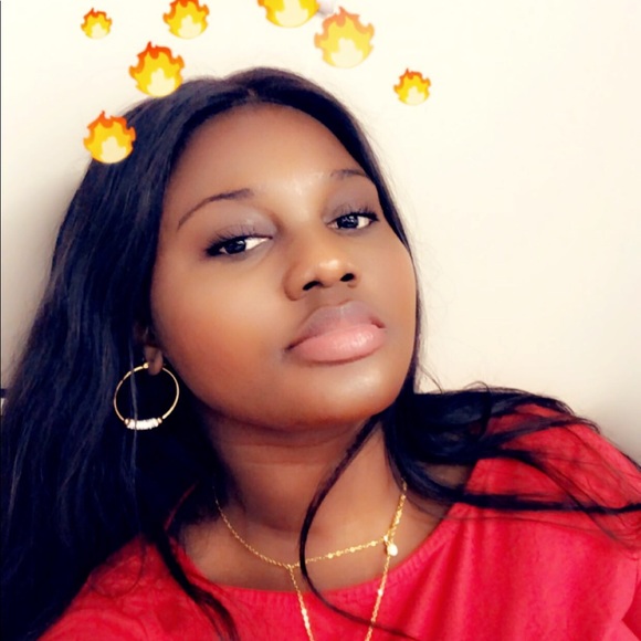 Profile Picture of Drinasshop Altidor (@drina21677) on Poshmark