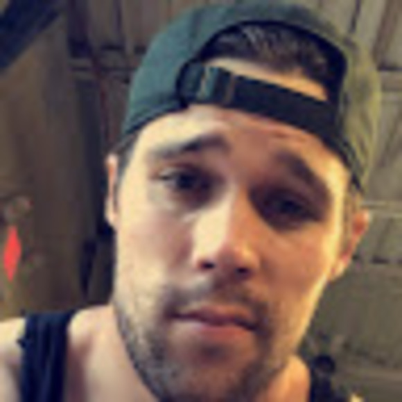 Profile Picture of Andrew Baxter (@andrewbaxter811) on Poshmark