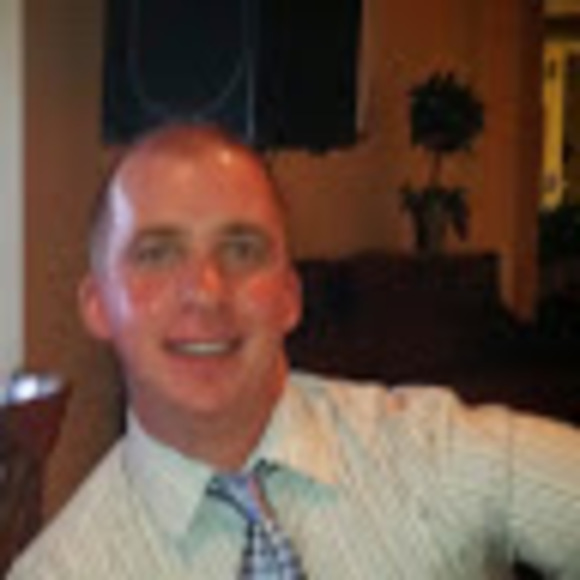Profile Picture of Stephen Hubner (@shubner85) on Poshmark