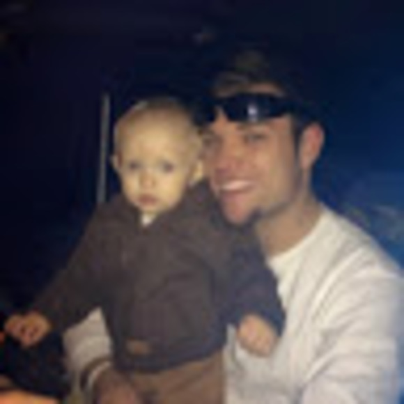 Profile Picture of Blake Sanders (@blakesanders346) on Poshmark