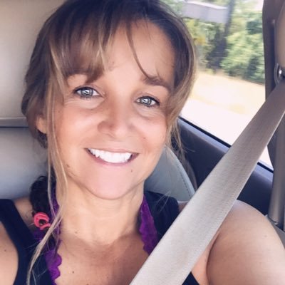 Profile Picture of Danielle Yvette (@laughingorgasm) on Twitter