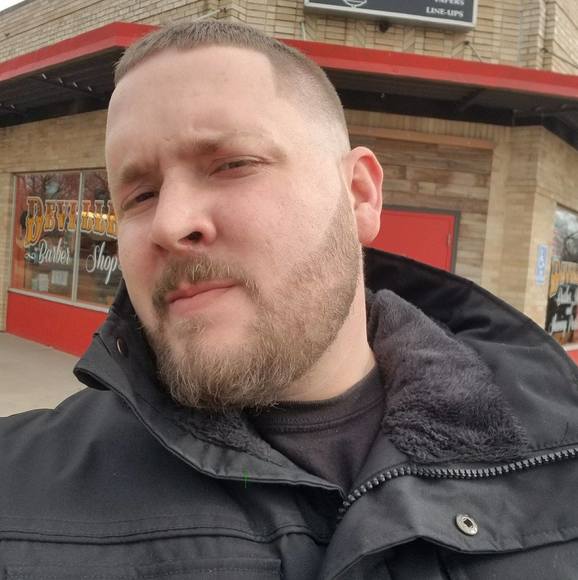 Profile Picture of Tyler Hommertzheim (@thommertzheim0) on Poshmark