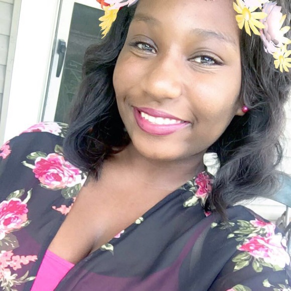 Profile Picture of Tisha Winbush (@tishaaa_m) on Poshmark