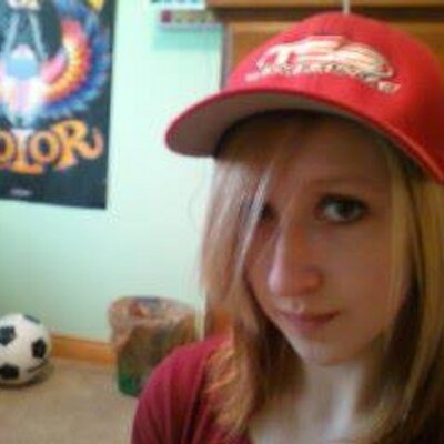 Profile Picture of Natalie Powers (@bazinga1254) on Twitter