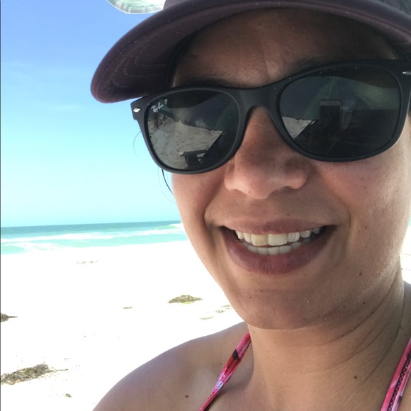 Profile Picture of Magen Bakaj (@enviromag) on Poshmark