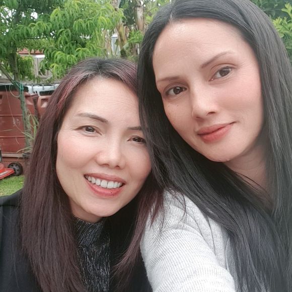 Profile Picture of Kim Oanh (@kind1oanh) on Poshmark