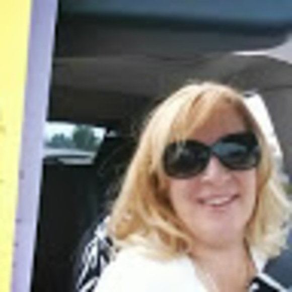 Profile Picture of Tonya Gallardo (@tgallardo415) on Poshmark