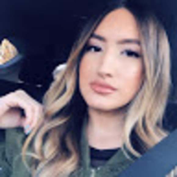 Angel Gorss - Poshmark Profile Picture of Angel Gorss (@angelgorss) on Poshmark