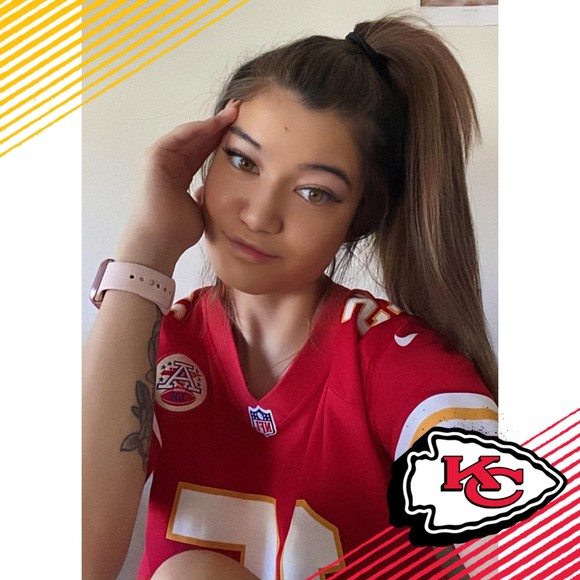 Profile Picture of Ena Roerig (@enaroerig22) on Poshmark