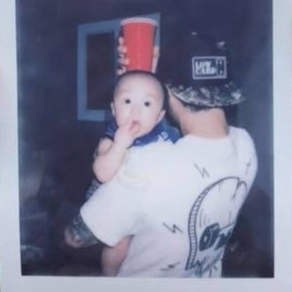 Profile Picture of Robert Ribao (@robertribao) on Poshmark