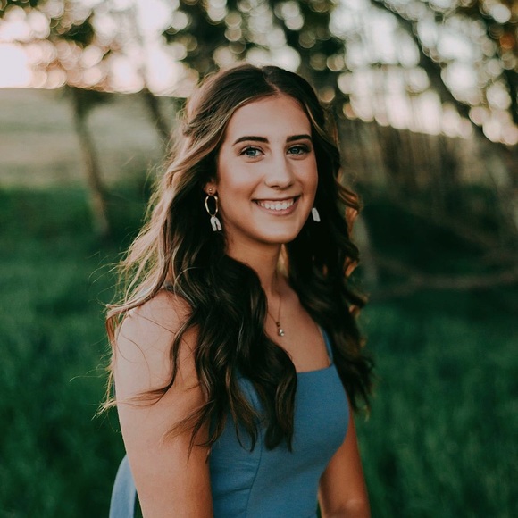 Profile Picture of Carlie Joyce (@carjoyce) on Poshmark