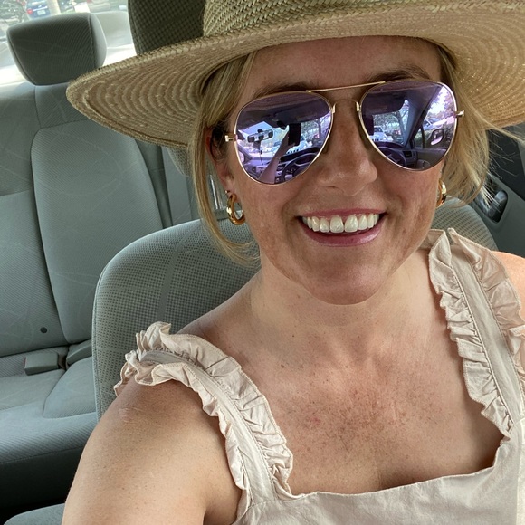 Profile Picture of Katie Groezinger (@katiegroezinger) on Poshmark